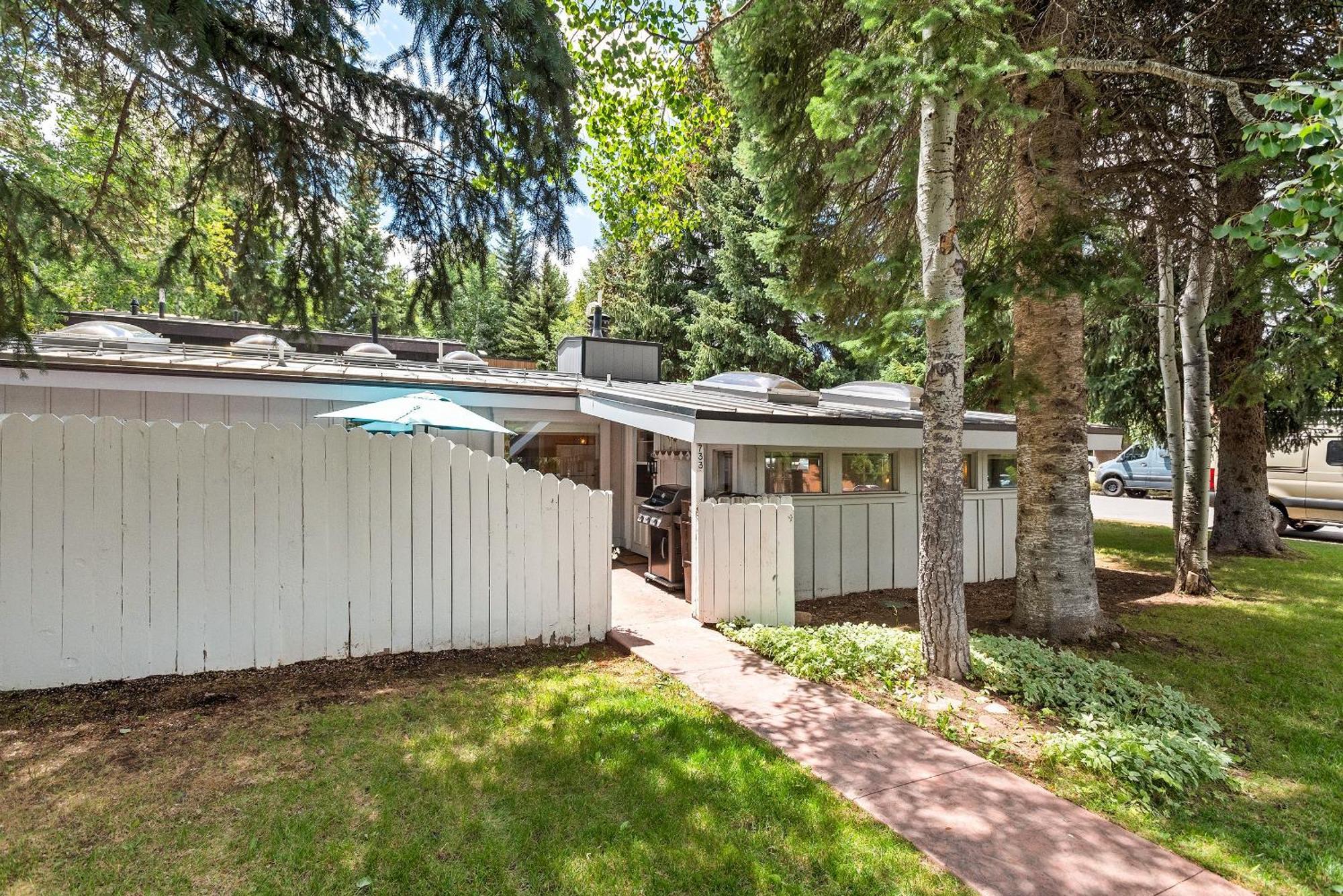 Aspen West End Home Bagian luar foto