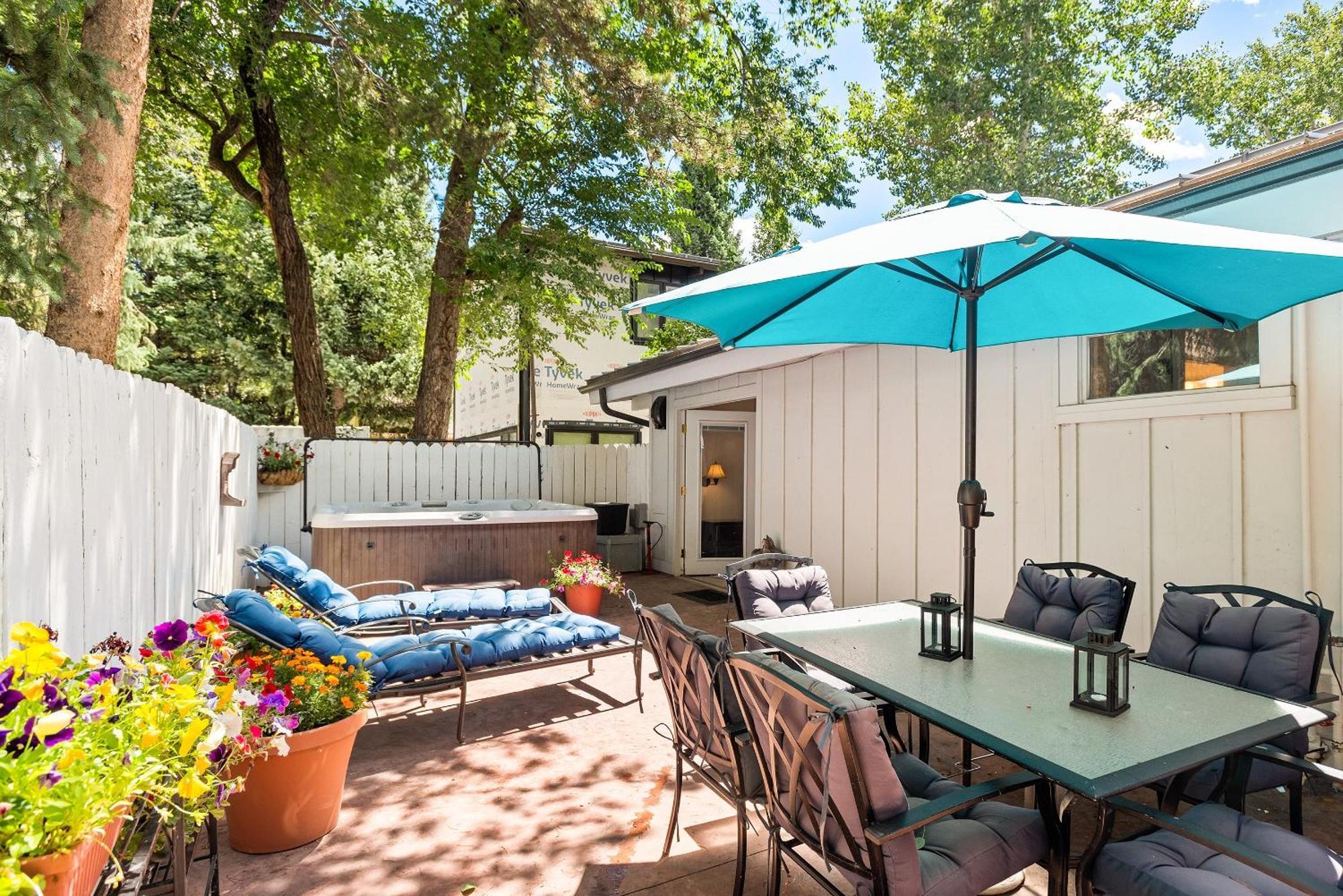 Aspen West End Home Bagian luar foto